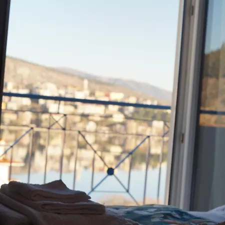 Daphne Luxury Apartament Kastoria