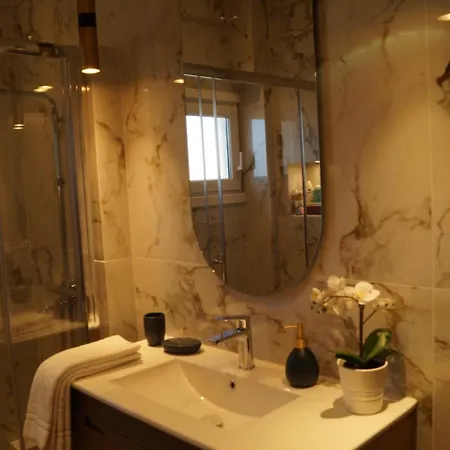 Daphne Luxury Apartament
