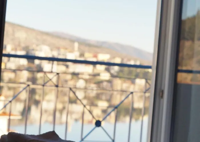Daphne Luxury Apartment Kastoria