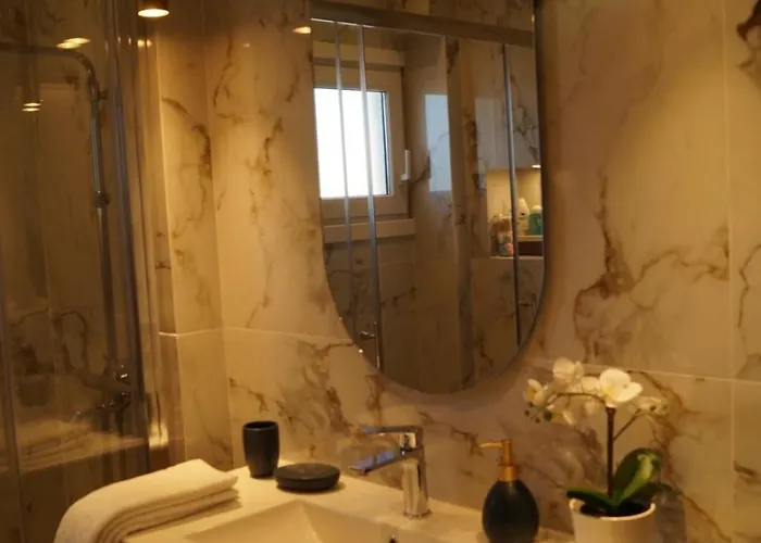 Daphne Luxury Apartment